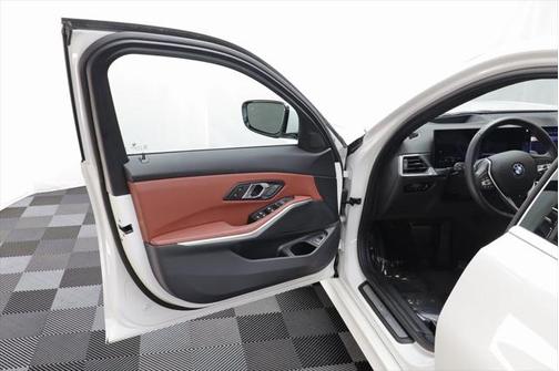 2024 BMW 330 i xDrive