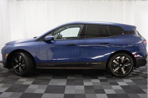 2025 BMW iX xDrive50
