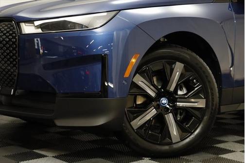 2025 BMW iX xDrive50