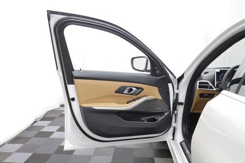 Mineral White Metallic 2026 BMW 330 xDrive