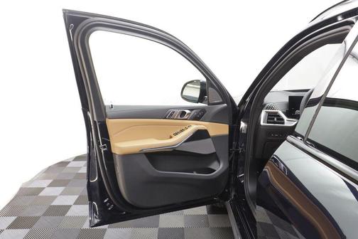 Carbon Black Metallic 2026 BMW X5 xDrive40i