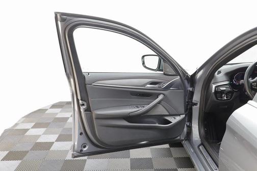 2023 BMW 530 i xDrive