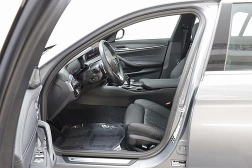 2023 BMW 530 i xDrive