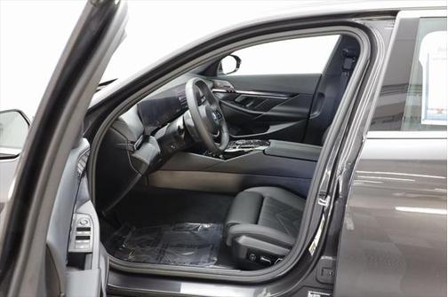 2025 BMW i5 xDrive40