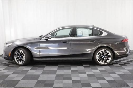2025 BMW i5 xDrive40
