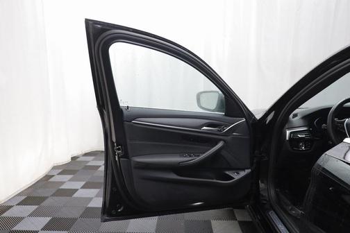 2023 BMW 530 i xDrive