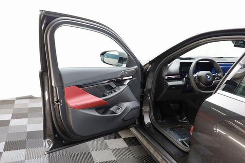 2025 BMW i5 xDrive40