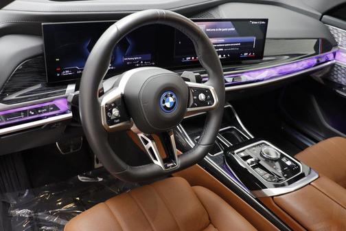 2025 BMW 750e i xDrive