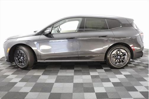 2025 BMW iX xDrive50