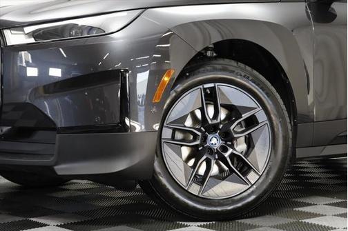 2025 BMW iX xDrive50