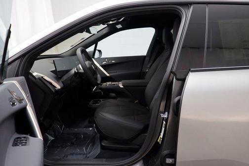 2026 BMW iX xDrive60