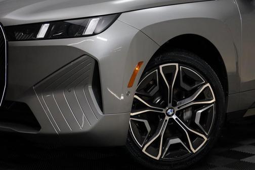 2026 BMW iX xDrive60