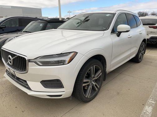 2020 Volvo XC60 T5 Momentum