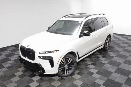 2023 BMW X7 M60i