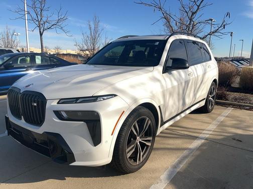 2023 BMW X7 M60i