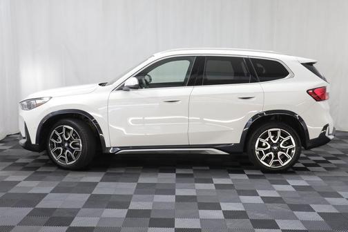 Alpine White 2025 BMW X1 xDrive28i