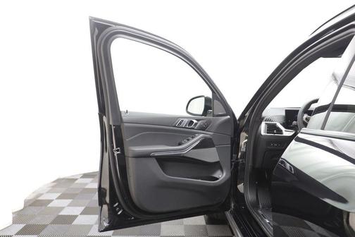 Black Sapphire Metallic 2026 BMW X5 PHEV xDrive50e