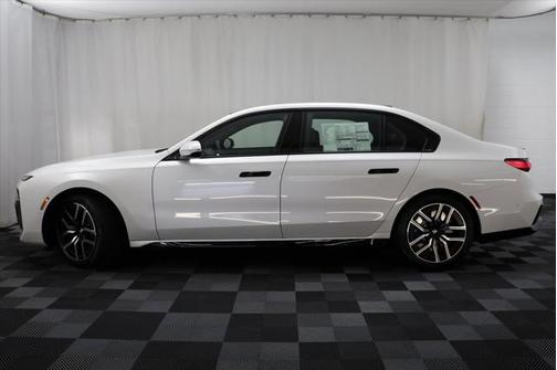 2025 BMW 760 i xDrive