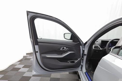 2026 BMW 330 i xDrive