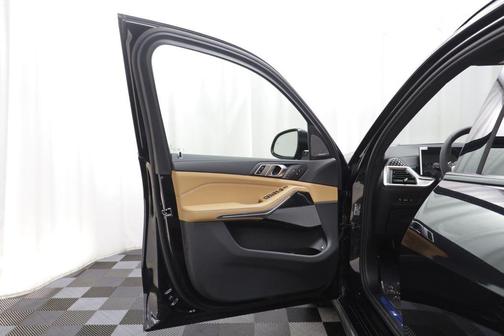 Black Sapphire Metallic 2026 BMW X5 PHEV xDrive50e
