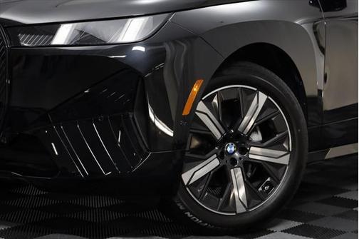 2026 BMW iX xDrive60