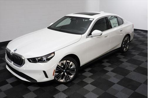 2025 BMW 530 i xDrive