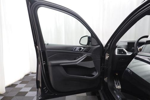 Black Sapphire Metallic 2024 BMW X5 xDrive40i