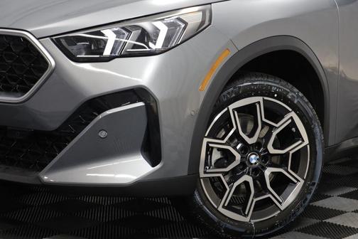 Skyscraper Grey Metallic 2026 BMW X2 xDrive28i