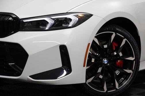 2026 BMW 330 i xDrive