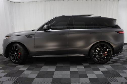 2025 Land Rover Range Rover Sport SE