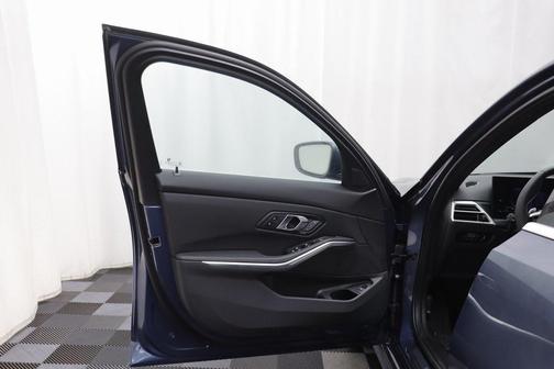 2026 BMW 330 i xDrive