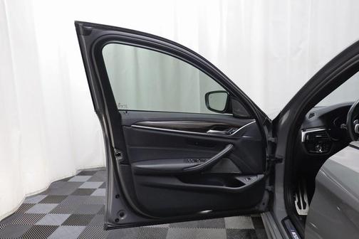 2021 BMW M550 i Xdrive