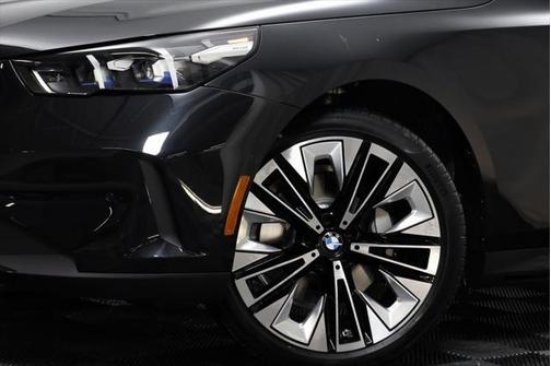 2025 BMW 530 i xDrive