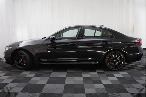 2022 BMW 530e Base