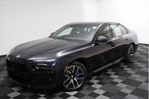 2025 BMW 750e i xDrive