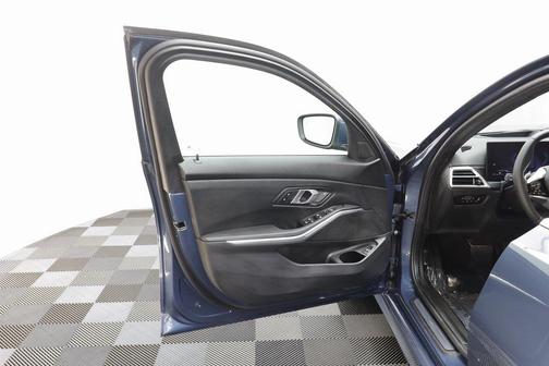 2025 BMW 330 i xDrive