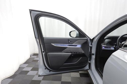 Brooklyn Grey Metallic 2025 BMW 740 xDrive