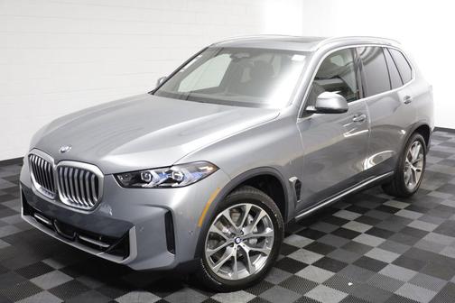 Skyscraper Grey Metallic 2026 BMW X5 xDrive40i
