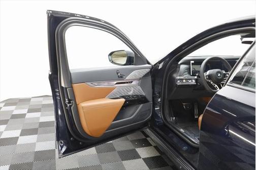 2025 BMW 760 i xDrive