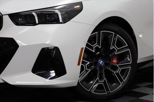 2025 BMW i5 xDrive40