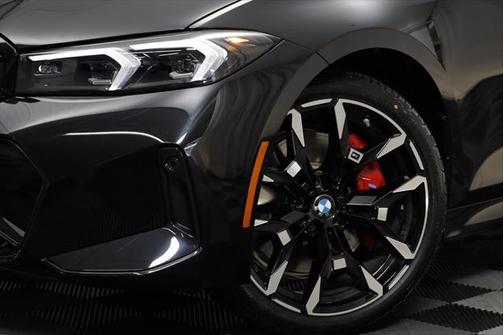 2025 BMW 330 i xDrive