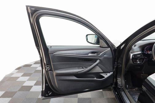 2023 BMW 530 i xDrive