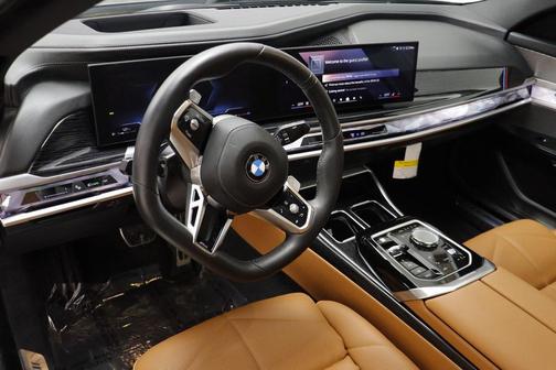 2025 BMW 740 xDrive