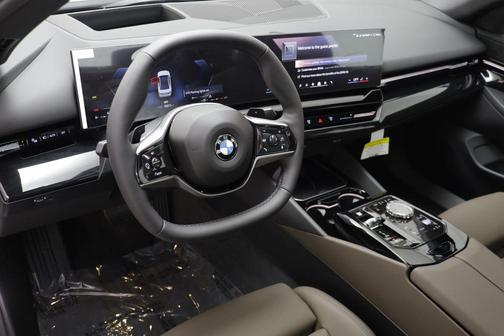 Mineral White Metallic 2026 BMW 530 xDrive