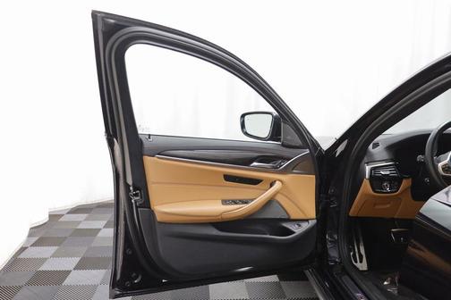 2023 BMW 530 i xDrive