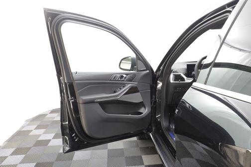 Black Sapphire Metallic 2026 BMW X5 xDrive40i