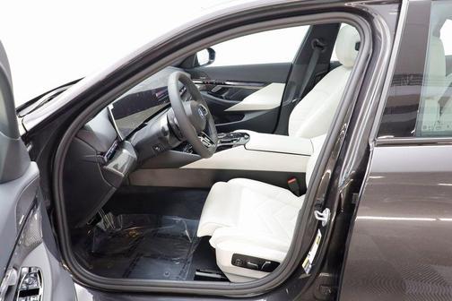 2026 BMW 550e xDrive