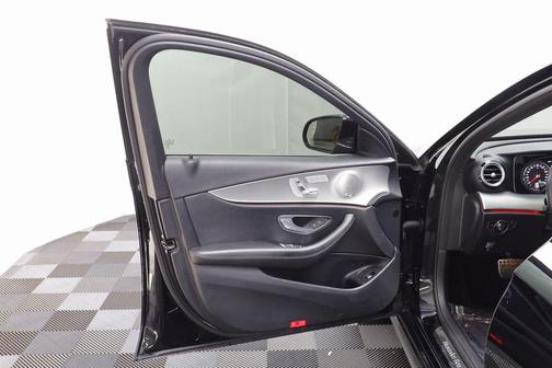 2017 Mercedes-Benz E-Class 4MATIC