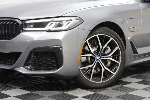 Skyscraper Gray Metallic 2023 BMW 530e Base