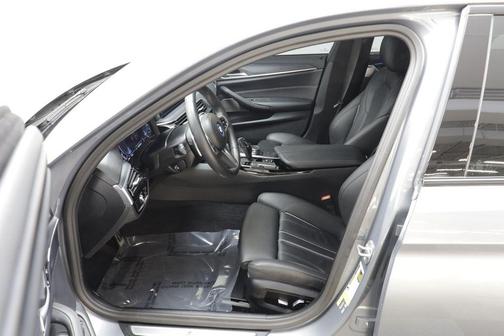 Skyscraper Gray Metallic 2023 BMW 530e Base